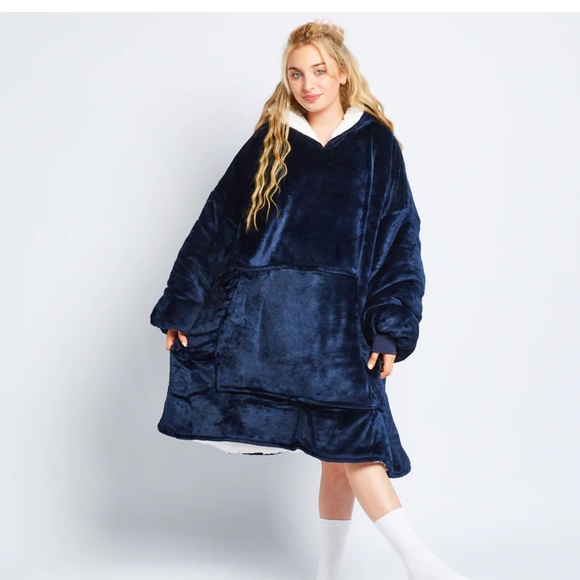 The Oodie!! One Size Fits ALL - Picture 3 of 4